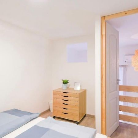 2 Bedroom Flat In Nyar Str., Boutique Βουδαπέστη Εξωτερικό φωτογραφία