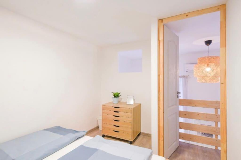 2 Bedroom Flat In Nyar Str., Boutique Βουδαπέστη Εξωτερικό φωτογραφία
