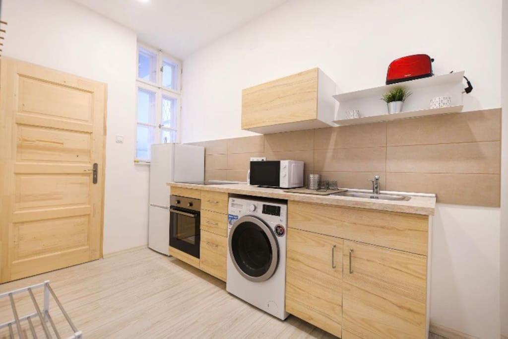 2 Bedroom Flat In Nyar Str., Boutique Βουδαπέστη Εξωτερικό φωτογραφία