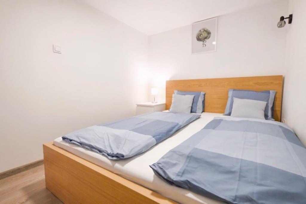 2 Bedroom Flat In Nyar Str., Boutique Βουδαπέστη Εξωτερικό φωτογραφία